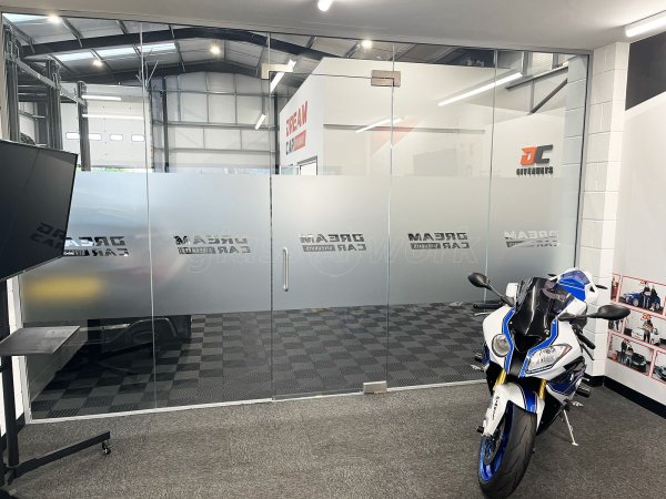 Frameless Single Glazed Glass Partitions