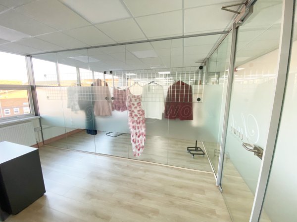 Frameless Single Glazed Glass Partitions
