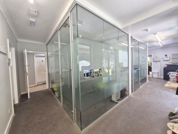 Urm Group (Knottingley, West Yorkshire): Toughened Glass Partition Offices