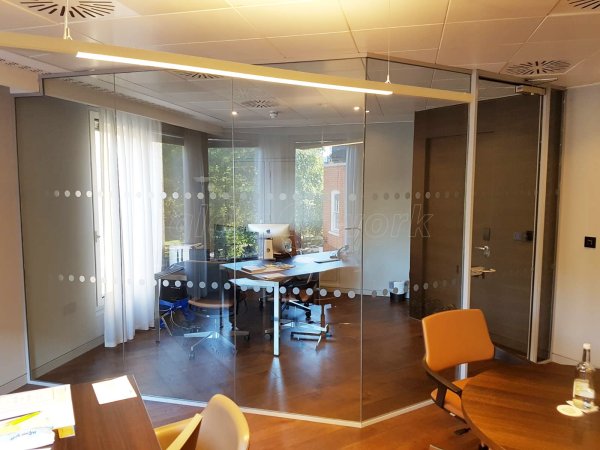12 Hay Hill Ltd (Mayfair, London): Glazed Corner Room Office Workplace