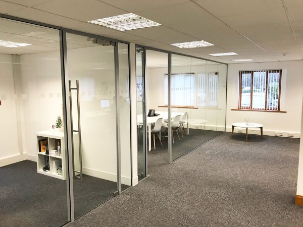 Frameless Single Glazed Glass Partitions