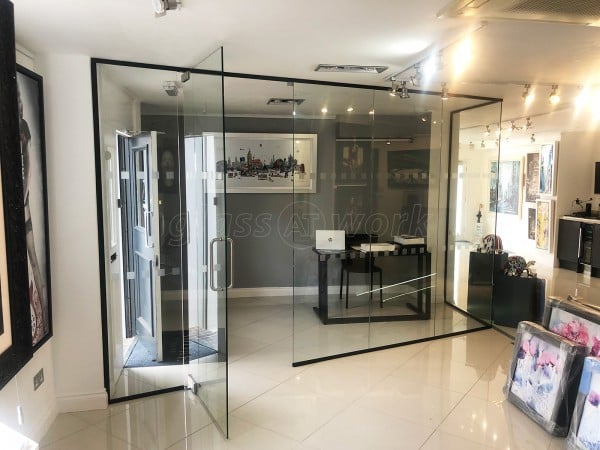 Adore Fine Homes (Evington, Leicester): Stylish Angled Vestibule Glass Corner Room
