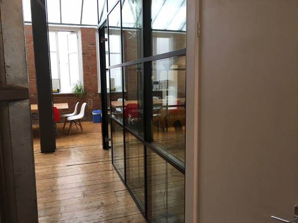 Azoomee (Islington, London): Factory Style Glass Corner Room With Black Frame