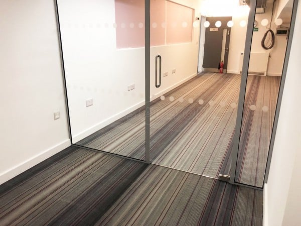 BM Services Inc Ltd (Aldgate, London): Straight Glass Wall For Office