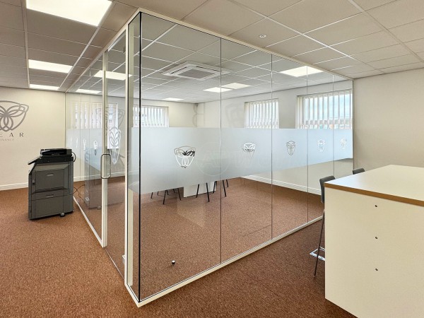 Bear Business Finance (Peterborough, Cambridgeshire): Frameless Glass Corner Office