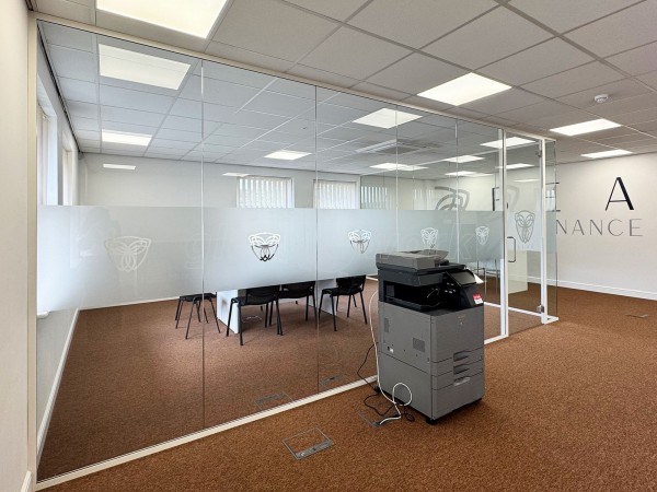 Bear Business Finance (Peterborough, Cambridgeshire): Frameless Glass Corner Office