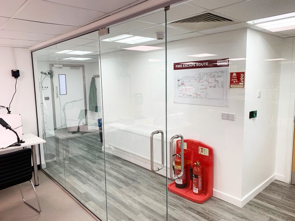 CN Projects (Dunstable, Bedfordshire): Toughened Glass Office Screen With Frameless Glazed Double Doors