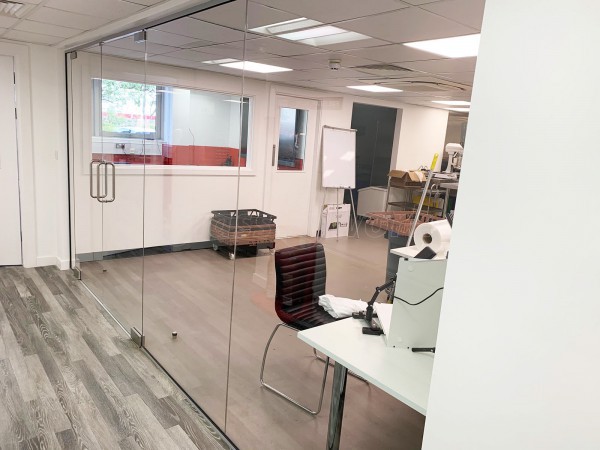 CN Projects (Dunstable, Bedfordshire): Toughened Glass Office Screen With Frameless Glazed Double Doors