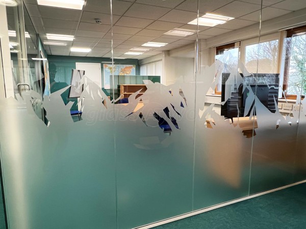 Cicerone Press Ltd (Kendal, Cumbria): Glass Meeting Room Using Acoustic Laminated Glazing