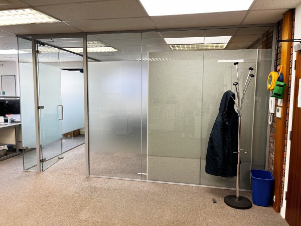 EMH Technology (Hitchin, Hertfordshire): Frameless Glass Corner Quiet Room