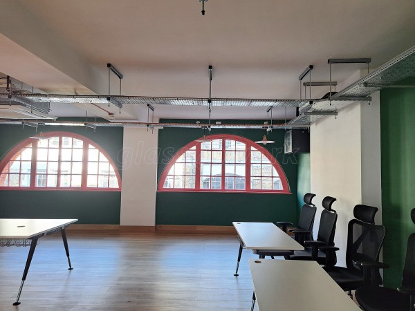 Eurowin Limited (Shoreditch, London): T-Bar Industrial-Style Glass Corner Room