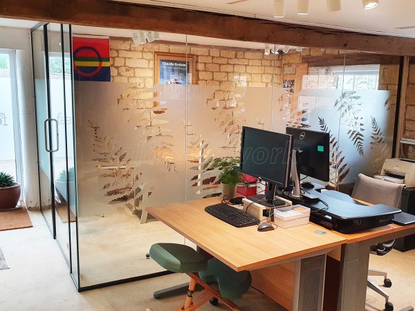 Fern (Moreton-in-Marsh, Gloucestershire): Acoustic Glass Office Meeting Room With Film Manifestation