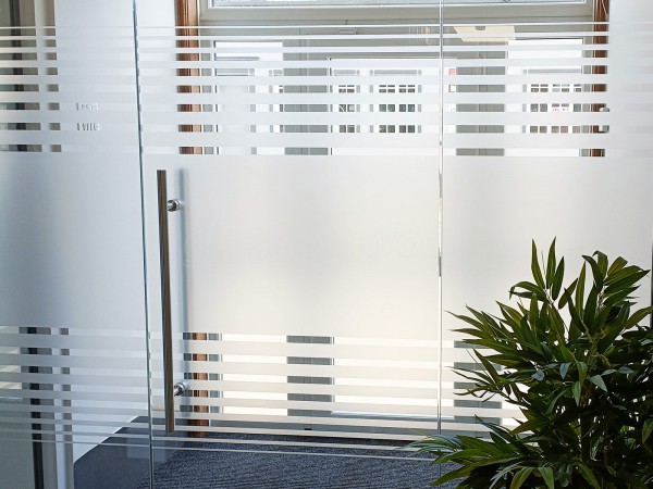 Hetts Solicitors (Scunthorpe, North Lincolnshire): Frameless Glass Vestibule