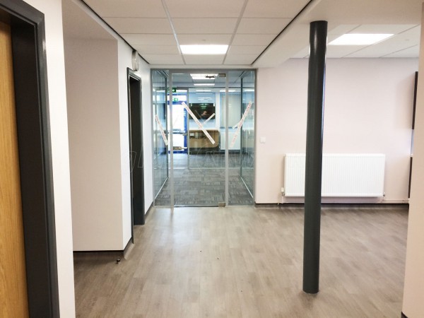 Clovemead Ltd (Chester, Chesh​ire): Hospital Glass Office Walls