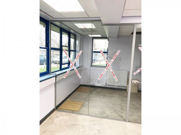 Clovemead Ltd (Chester, Chesh​ire): Hospital Glass Office Walls