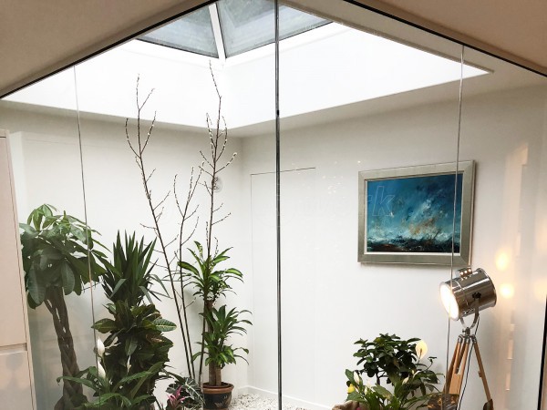 Domestic Installation (Cheltenham, Gloucestershire): Glass Corner Room / Glass Atrium