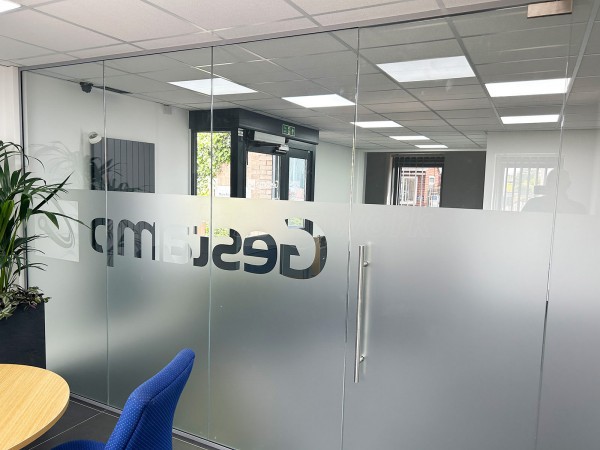 Interactive Projects & Design (Newton Aycliffe, County Durham): Frameless Glass Office Partition