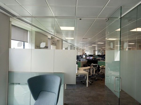 JX3 Support Services (City Centre, Manchester): Frameless Glass Corner Room