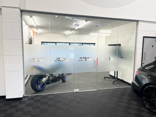 Single Glazed Frameless Glass Office Partitioning