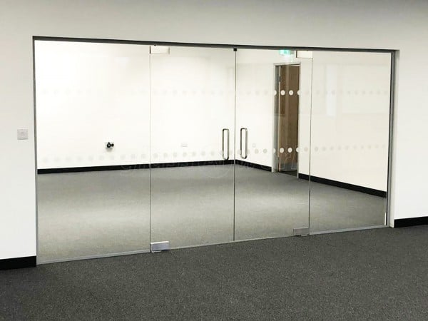 Single Glazed Frameless Glass Office Partitioning