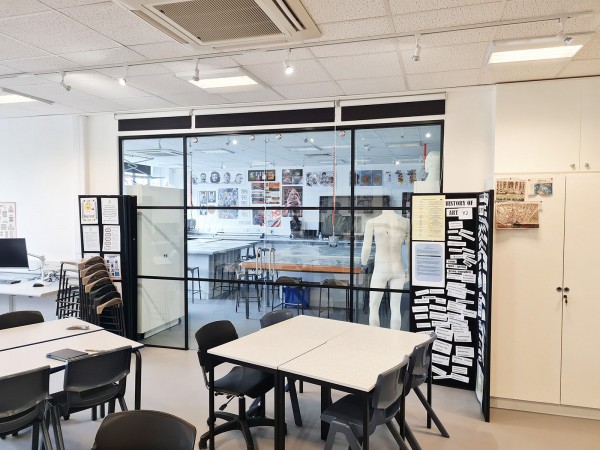 MTWarchitects (Harrow, London): Sliding Toughened Glass Double Doors With Black Metal Banding