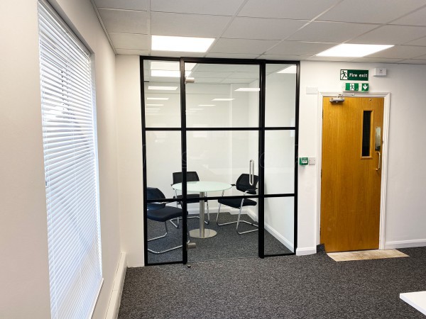 Mason Navarro Pledge (Hitchin, Hertfordshire): T-Bar Metal and Glass Office Partitions With Soundproofing