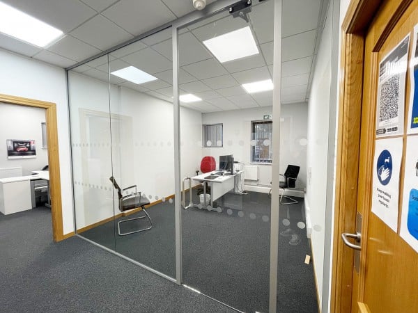 Monek (Lichfield, West Midlands): Toughened Glass Frameless Partition and Door