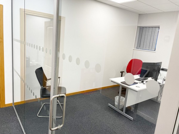 Monek (Lichfield, West Midlands): Toughened Glass Frameless Partition and Door