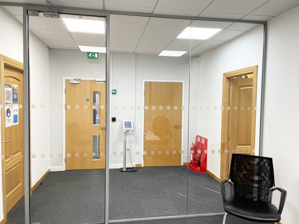 Monek (Lichfield, West Midlands): Toughened Glass Frameless Partition and Door