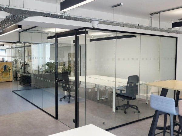 Ostro (Fitrovia, London): Three Sided Glass Meeting Room