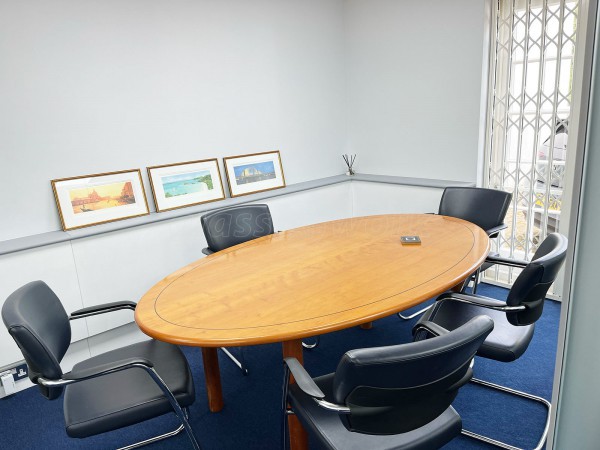 Parnell Financial Management (Borehamwood, Hertfordshire): Acoustic Glass Office Meeting Room