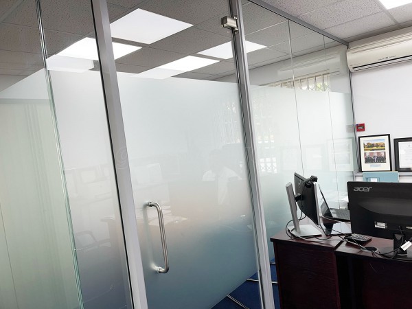 Parnell Financial Management (Borehamwood, Hertfordshire): Acoustic Glass Office Meeting Room