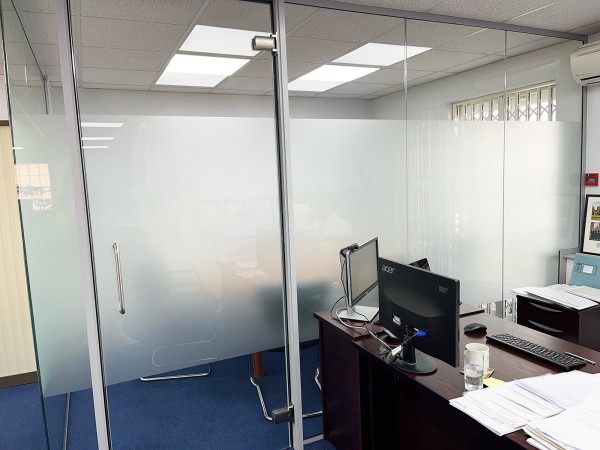 Parnell Financial Management (Borehamwood, Hertfordshire): Acoustic Glass Office Meeting Room