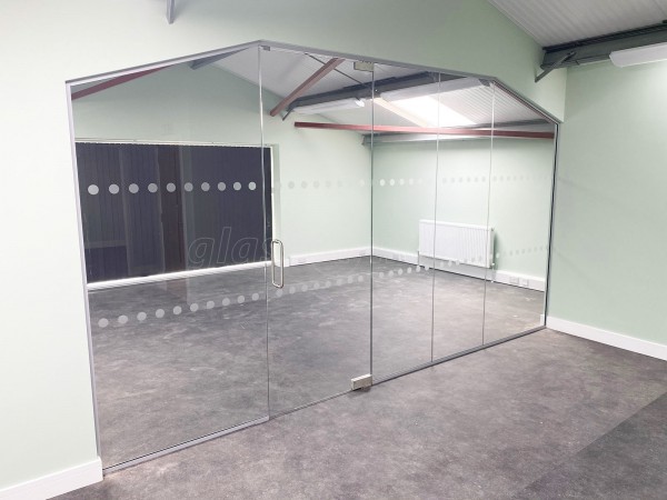 Penguin Developments (Stafford, Staffordshire): Toughened Glass Walls And Doors