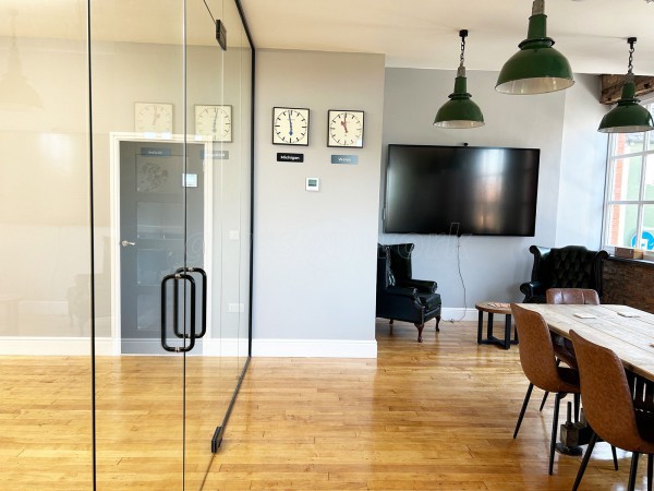 Powerline Property (Ruthin, Clwyd): Glass Screen With Double Doors