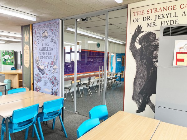Risedale School (Catterick Garrison, North Yorkshire): Classroom Library Glass Partition Wall With Soundproofing
