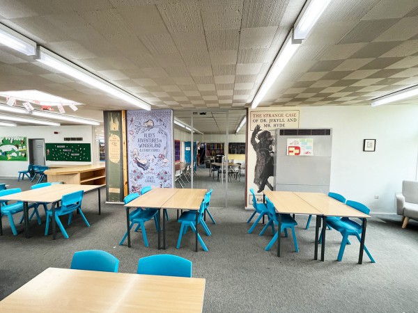 Risedale School (Catterick Garrison, North Yorkshire): Classroom Library Glass Partition Wall With Soundproofing