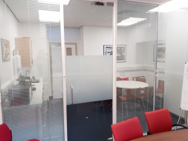 Royal Free London NHS Foundation Trust (Hampstead, London): Glass Meeting Room With Integral Blinds