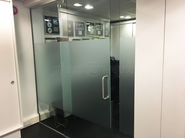 Reservoir / Reverb Music Ltd (Chiswick, London): Small Sliding Glass Door Partition