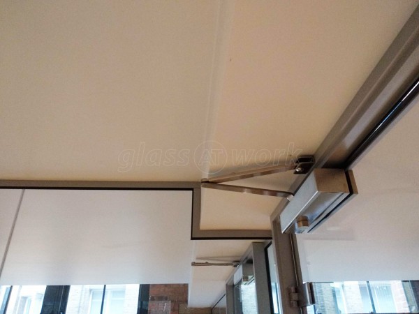SRE London Ltd (Shoreditch, London): Glass Office Rooms With Notching & Shaping For Obstructions