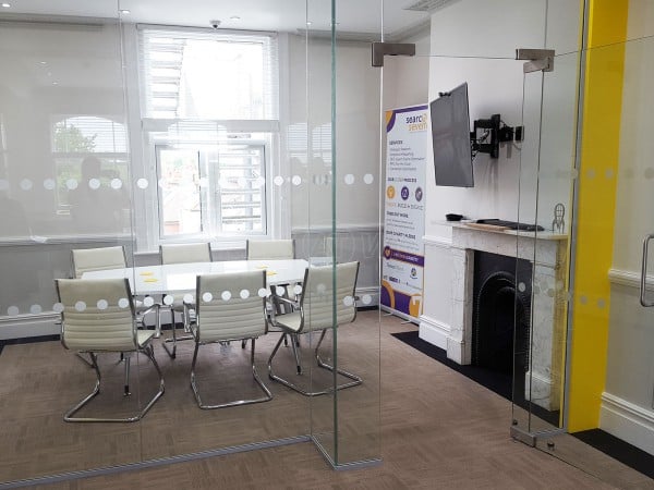 Search Seven (Hove, East Sussex): Stepped Glass Office Wall