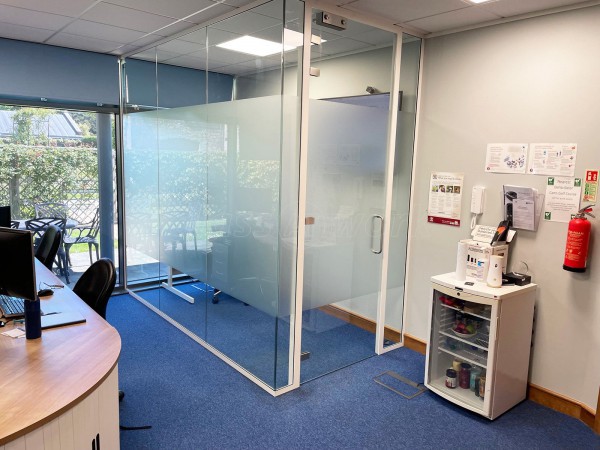 Solid Solutions Management (Fareham, Hampshire): Glass Corner Room Office Pod