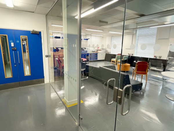 South Bank Engineering UTC (Brixton, London): Acoustic Glass Office and Teaching Space