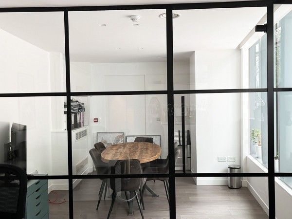 Structural Design Studio (Wandsworth, London): T-Bar Glass Partition Using Acoustic Glazing