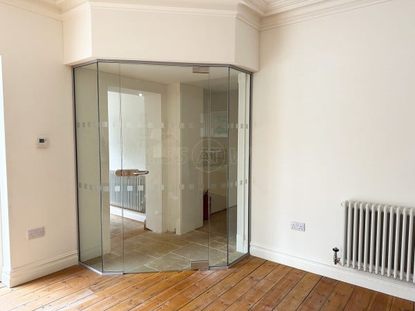 Stukeley Properties (Boston, Lincolnshire): Glass Corner Partition
