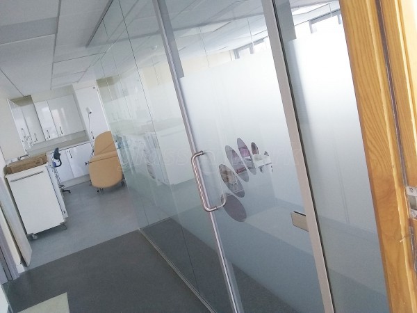 Sunflower Medical (Bradford, West Yorkshire): Showroom Glass Partition Using Acoustic Glazing