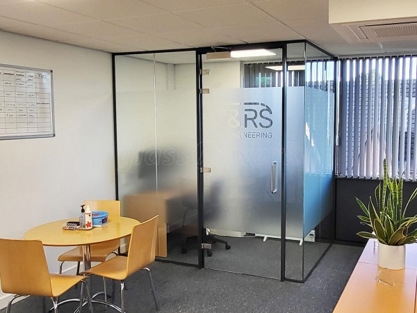 T&RS Engineering (Doncaster, South Yorkshire): Glass Partition Corner Meeting Room