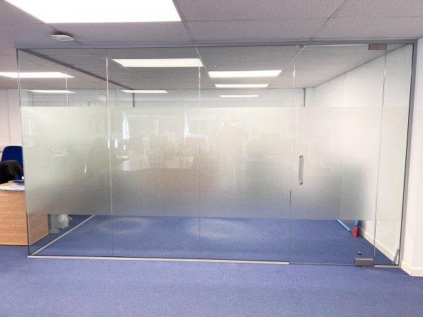 TT Electronics (Fairford, Gloucestershire): Frameless Glass Corner Office