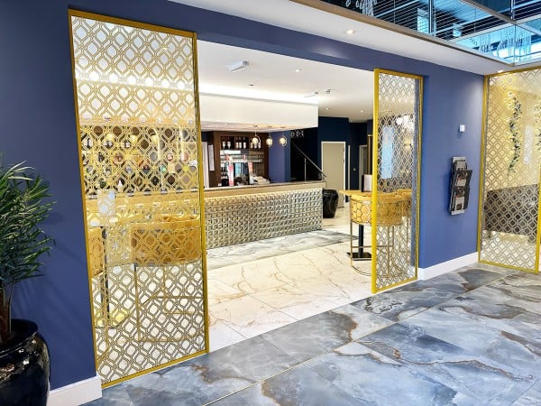 Tandoori Hut Restaurant (Barnsley, South Yorkshire): Glass Room Dividers With Gold Framework