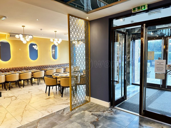 Tandoori Hut Restaurant (Barnsley, South Yorkshire): Glass Room Dividers With Gold Framework